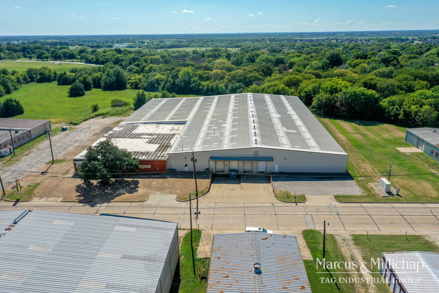 2407 N Preston St, Ennis, TX for sale - Primary Photo - Image 1 of 8