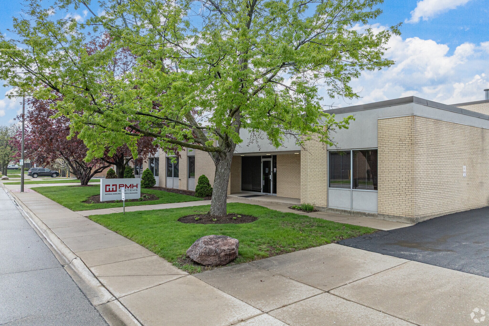 857 N Larch Ave, Elmhurst, IL for sale Primary Photo- Image 1 of 1
