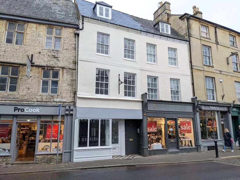 40 Market Pl, Cirencester for sale - Building Photo - Image 2 of 6