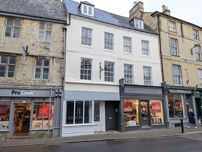 40 Market Pl, Cirencester, GL7 2NW Retail for Sale
