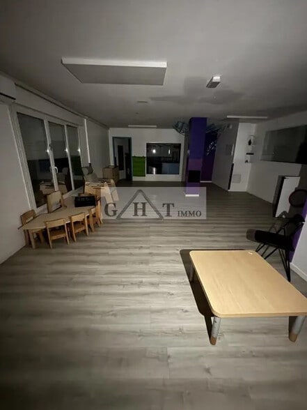 Retail in Créteil for lease - Building Photo - Image 1 of 8