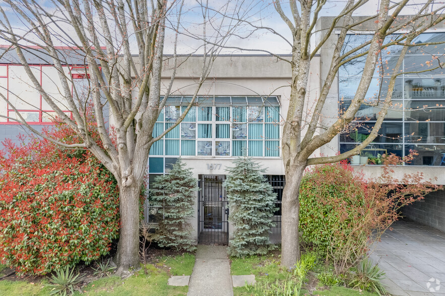 1677 W 2nd Ave, Vancouver, BC for sale - Primary Photo - Image 1 of 7