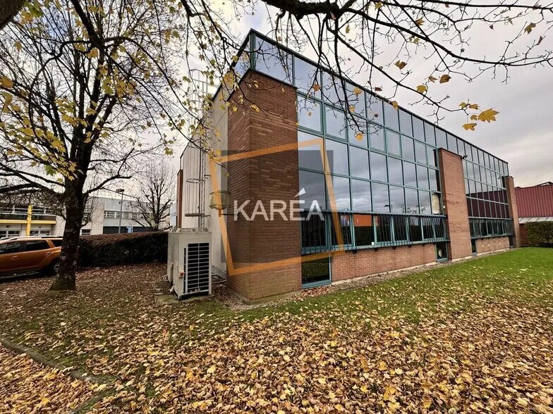 Office in Collégien for lease - Building Photo - Image 1 of 5