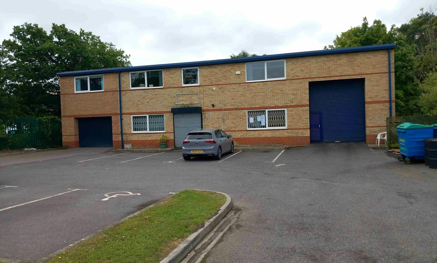 Swan Ln, Sandhurst for lease Building Photo- Image 1 of 2