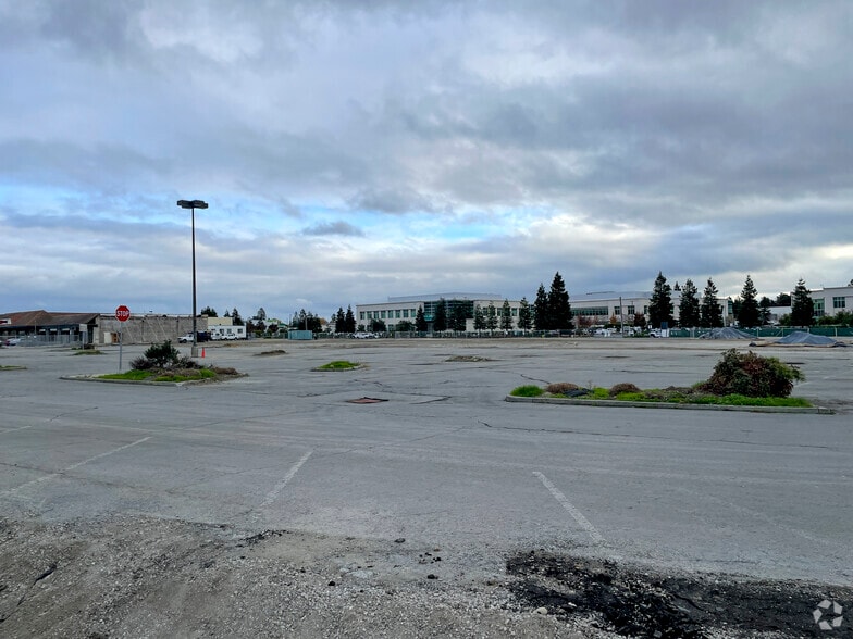 1401 Broadway St, Redwood City, CA for lease - Building Photo - Image 3 of 6