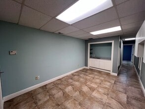 860 US Highway 1, North Palm Beach, FL for lease Interior Photo- Image 1 of 13