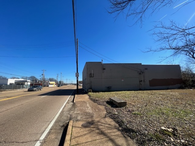 939 Jackson Ave, Memphis, TN for sale - Building Photo - Image 2 of 19