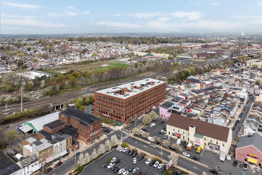 702 N 8th St, Reading, PA for sale - Aerial - Image 2 of 4