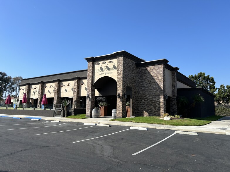 18380-18450 Brookhurst St, Fountain Valley, CA for lease - Building Photo - Image 1 of 2