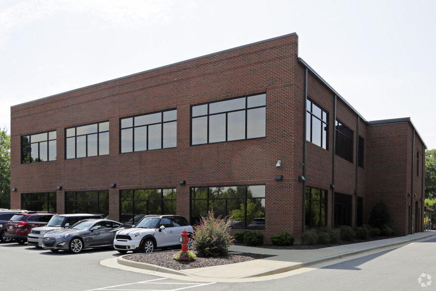 2910 Sumner Blvd, Raleigh, NC for lease - Building Photo - Image 2 of 9