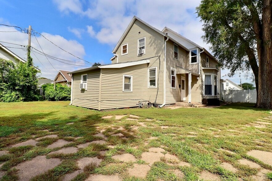 335 W 6th St, Fremont, NE for sale - Building Photo - Image 3 of 16