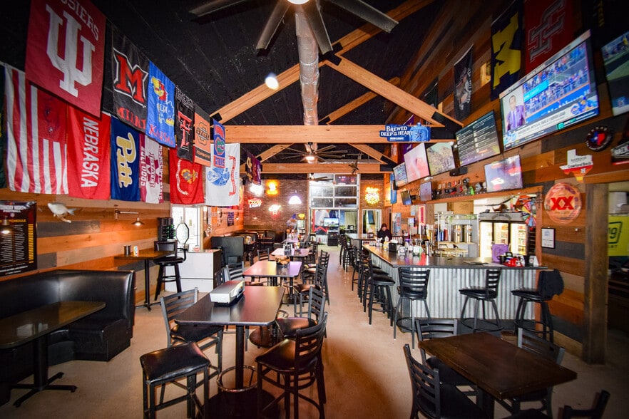 401 State Highway 156, Pointblank, TX for sale - Interior Photo - Image 3 of 22