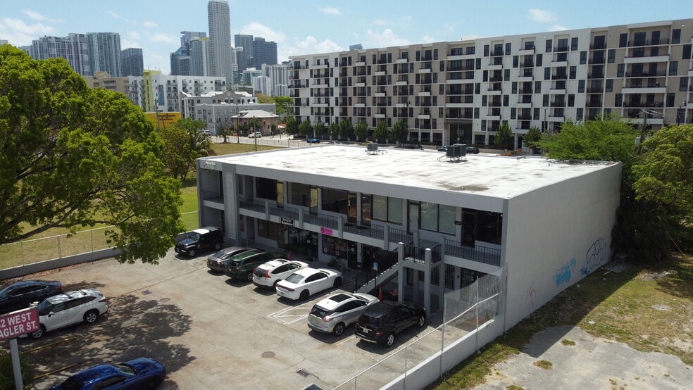 752-776 W Flagler St, Miami, FL for lease - Building Photo - Image 3 of 18