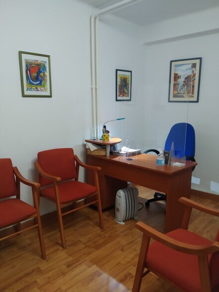 Office in Cáceres, Cáceres for sale - Building Photo - Image 2 of 5