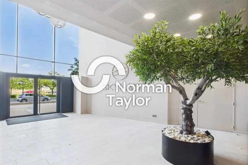 Office in Montpellier for lease - Building Photo - Image 2 of 20