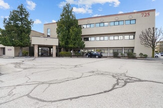 More details for 725 Reservoir Ave, Cranston, RI - Health Care for Sale