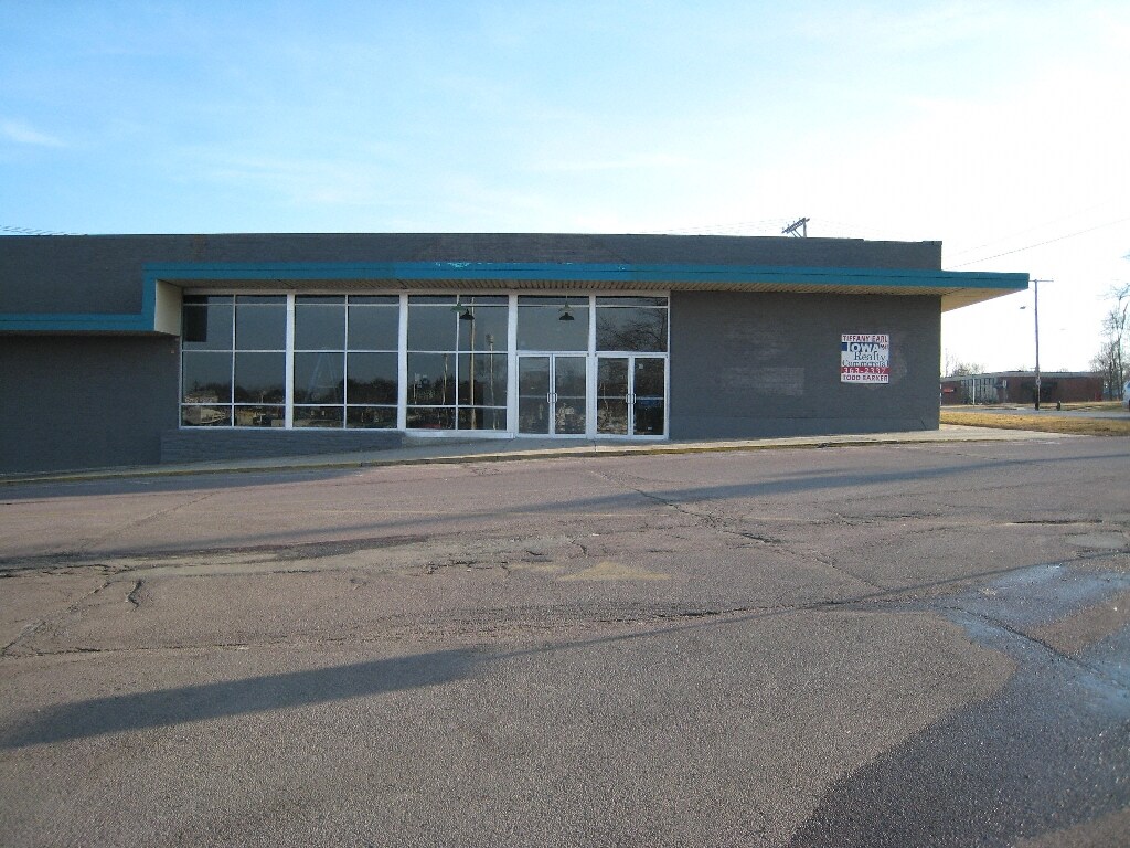 3607 1st Ave SE, Cedar Rapids, IA for sale Primary Photo- Image 1 of 1