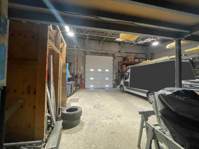 Flex in Allonne for sale - Interior Photo - Image 3 of 8