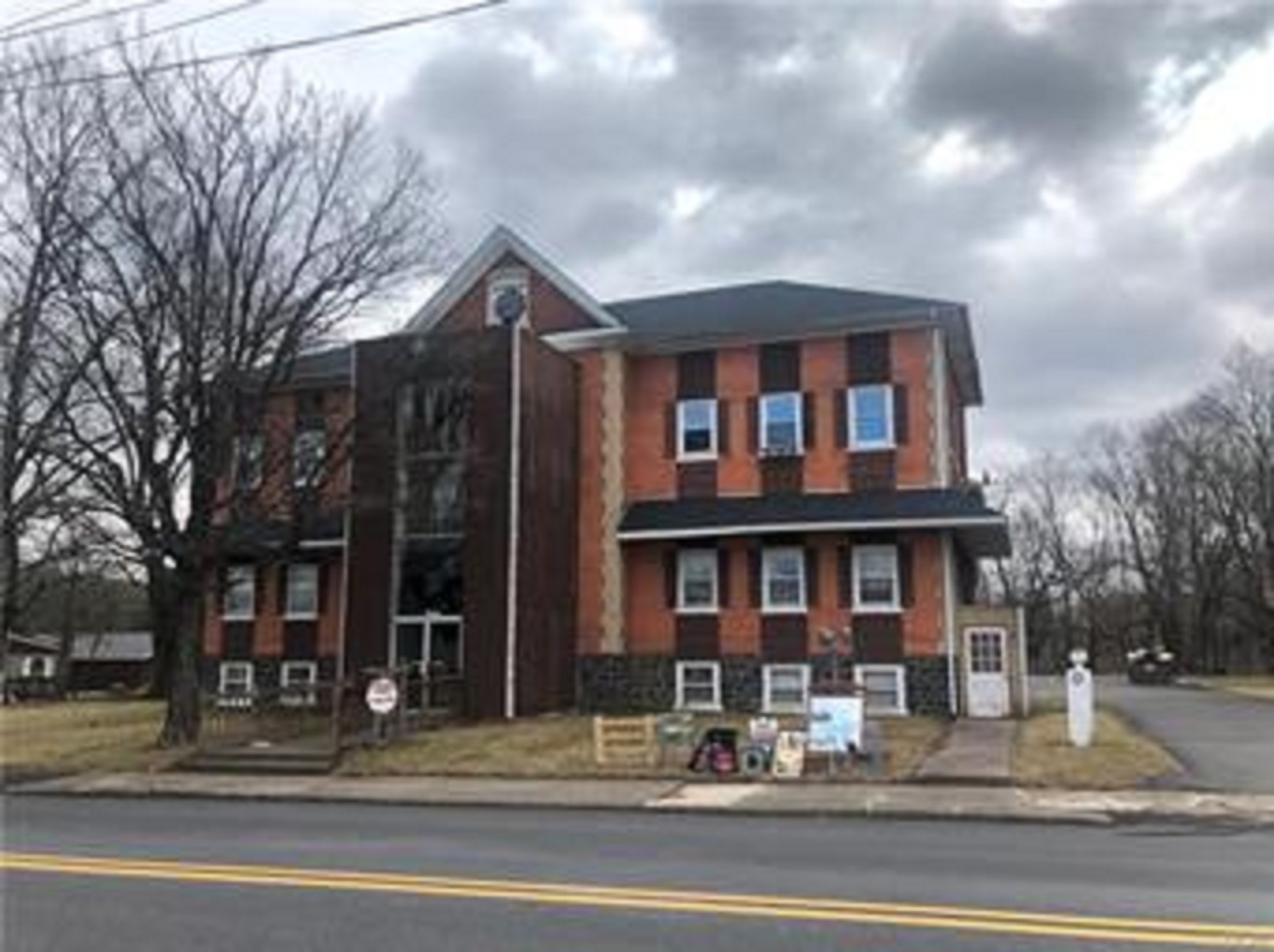 16 E Church St, Richlandtown, PA for sale Primary Photo- Image 1 of 1