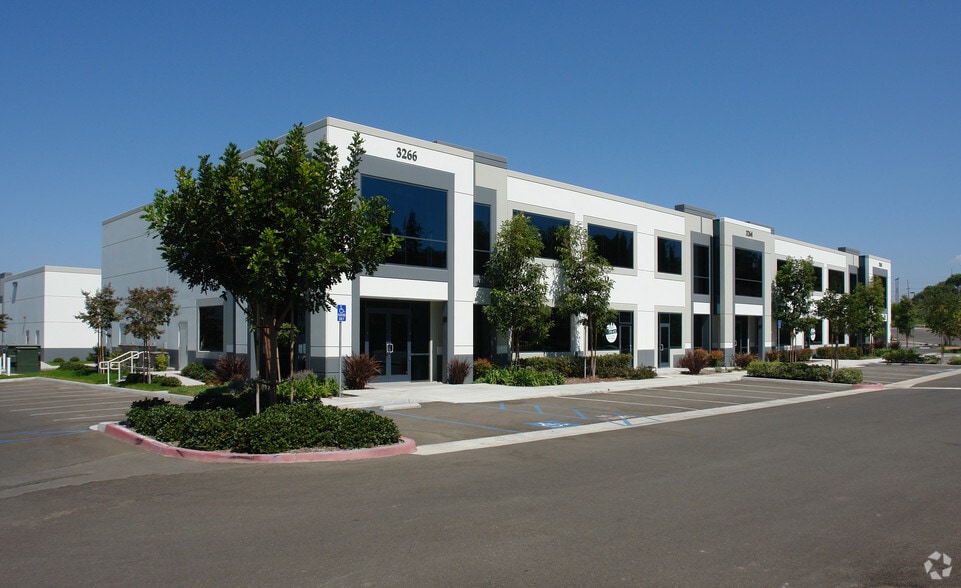 3266 Grey Hawk Ct, Carlsbad, CA for sale - Building Photo - Image 1 of 9