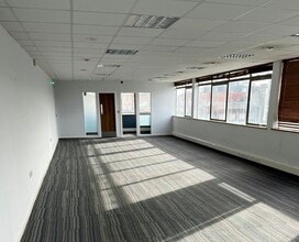 56-58 Putney High St, London for lease Interior Photo- Image 2 of 2