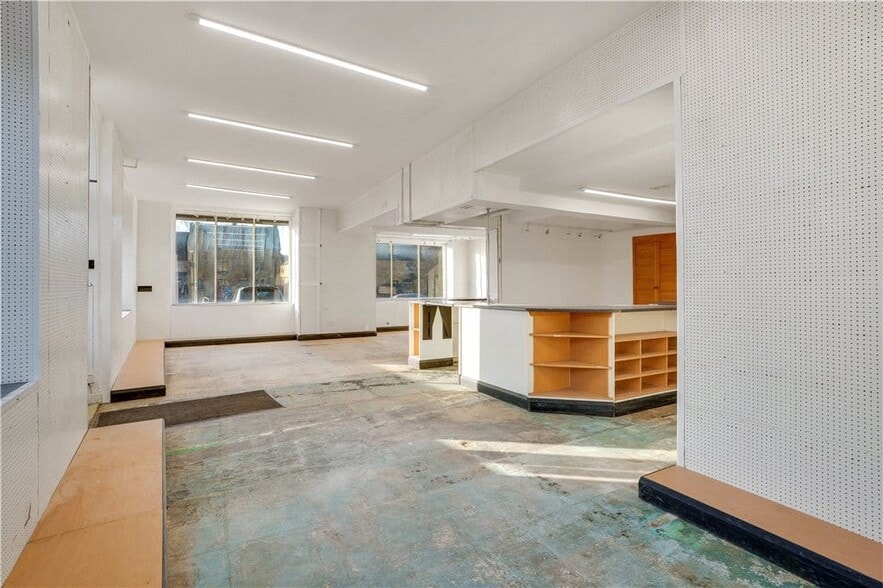 New Rd, Moreton In Marsh for lease - Interior Photo - Image 2 of 7