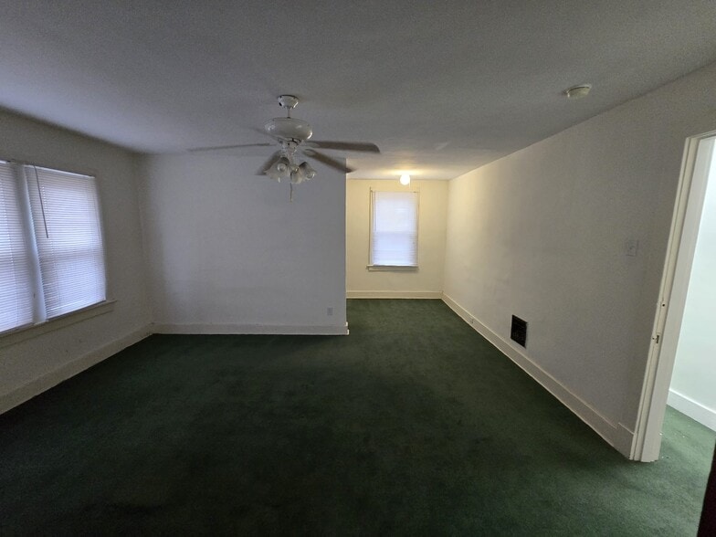 2311 S Big Bend Blvd, Maplewood, MO for lease - Interior Photo - Image 3 of 9