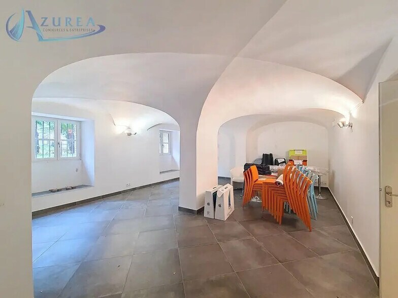 Office in Nice for lease - Interior Photo - Image 2 of 9