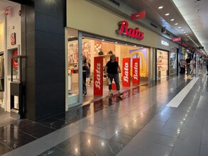 Retail in Barberà del Vallès, Barcelona for lease Interior Photo- Image 2 of 12