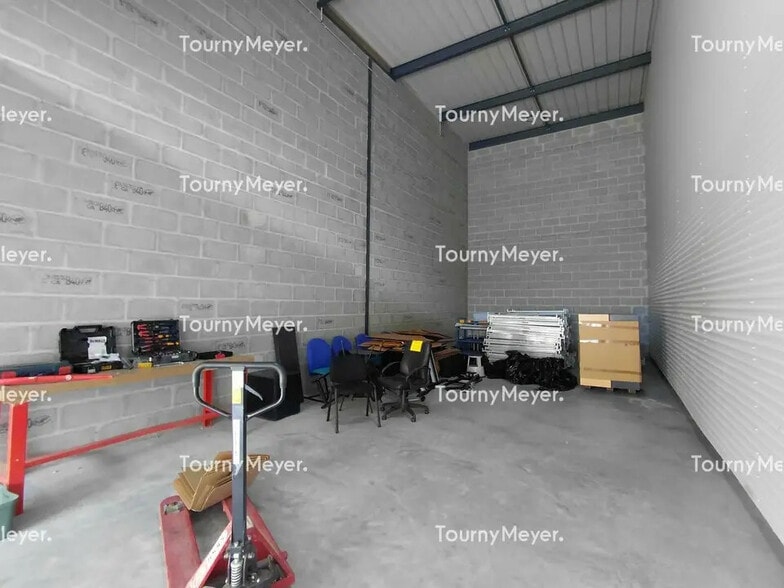 Flex in Basse-Goulaine for lease - Interior Photo - Image 2 of 14