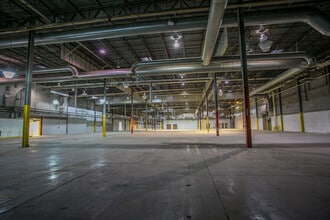 2460 Kerper Blvd, Dubuque, IA for lease Interior Photo- Image 2 of 5