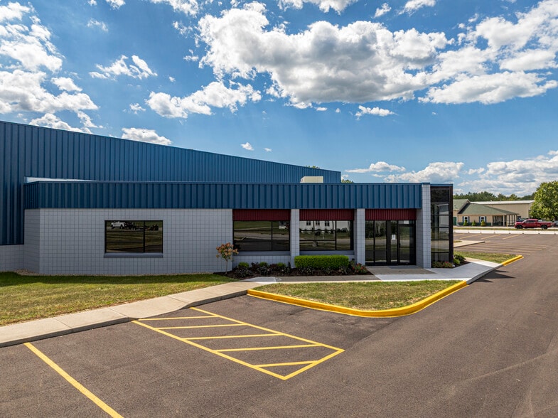 186 Commerce Dr, LaGrange, OH for sale - Building Photo - Image 2 of 23