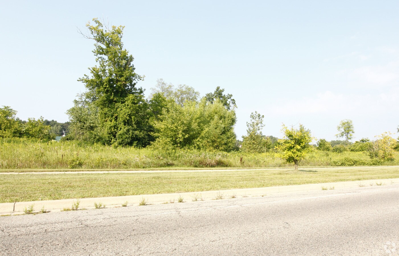 1112 Rickett Rd, Brighton, MI 48116