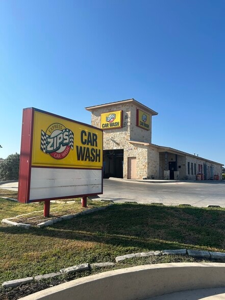 2809 Pat Booker Rd, Universal City, TX for lease - Building Photo - Image 3 of 5