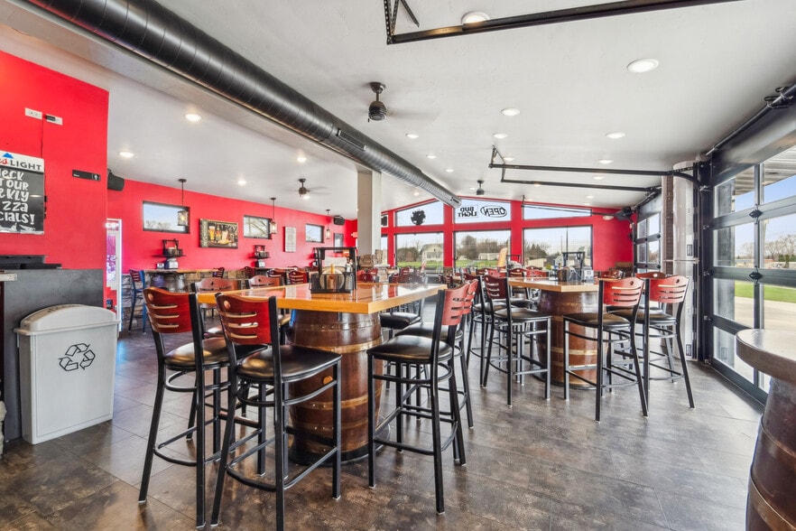 707 W Park Ave, Kiel, WI for sale - Interior Photo - Image 2 of 43