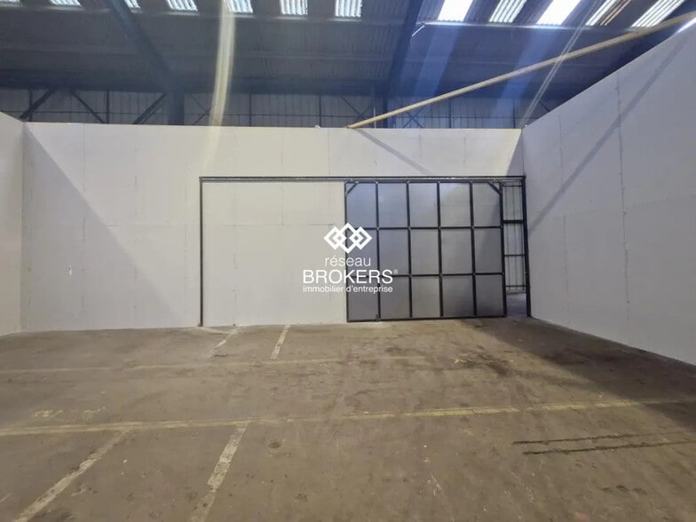 Industrial in Mitry-Mory for lease - Interior Photo - Image 2 of 5