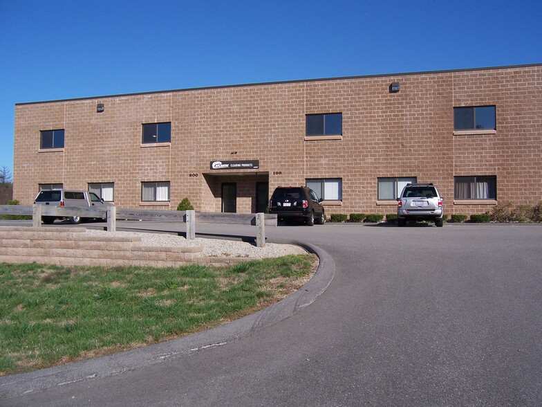 190-200 Pleasant St, Rockland, MA for lease - Building Photo - Image 1 of 23