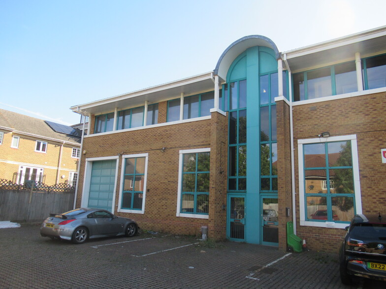 East Rd, London for lease - Building Photo - Image 1 of 6