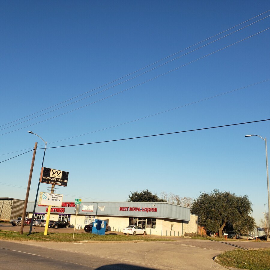 11023 Telephone Rd, Houston, TX 77075 Shopping Center For Sale