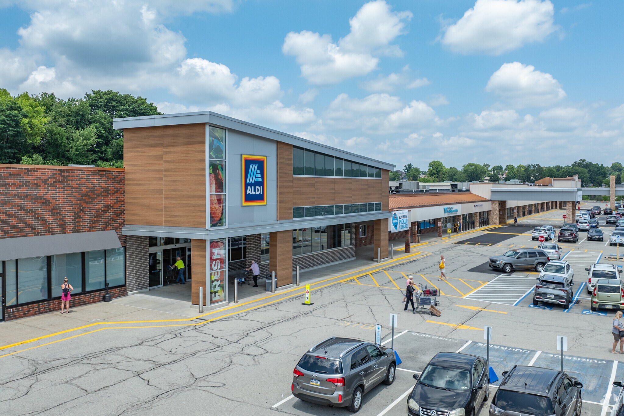 8775 Norwin Ave, Irwin, PA for sale Primary Photo- Image 1 of 1