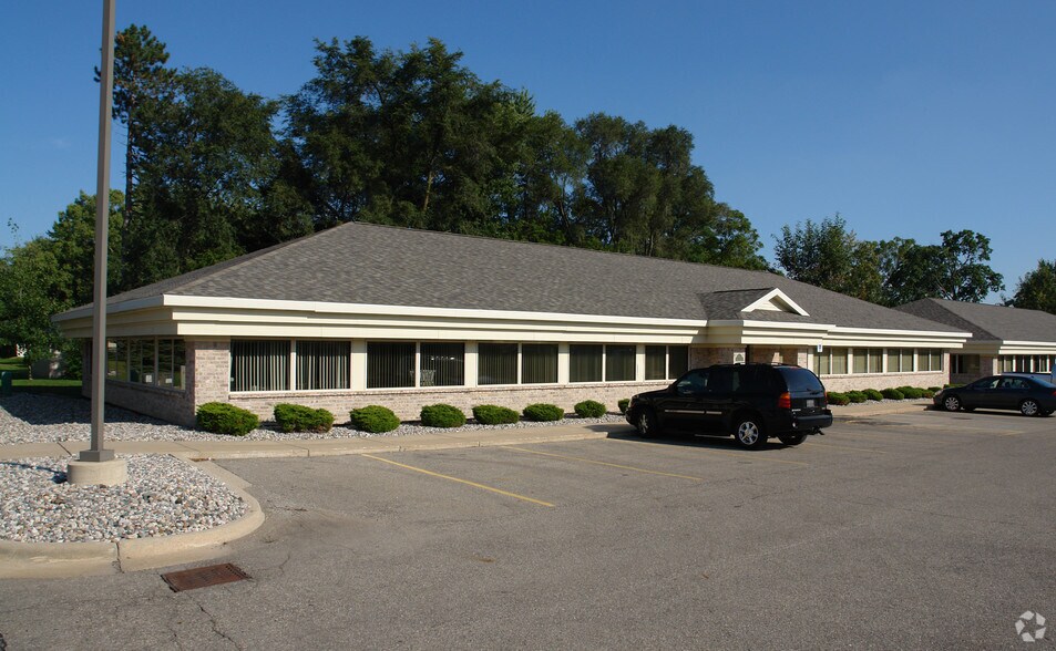 15851 S Old Us-27, Lansing, MI for sale - Primary Photo - Image 1 of 5
