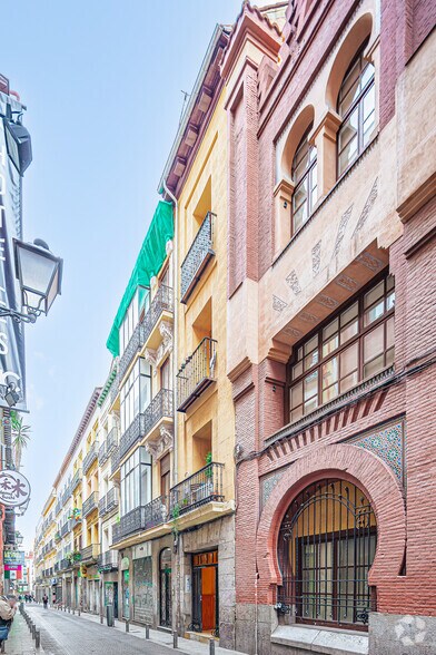 Calle de los Jardínes, 6, Madrid, Madrid for lease - Building Photo - Image 2 of 2