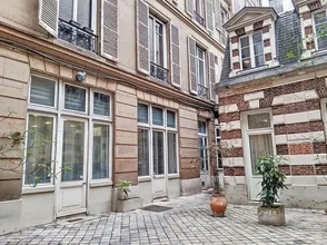Office in Paris for lease Building Photo- Image 1 of 2