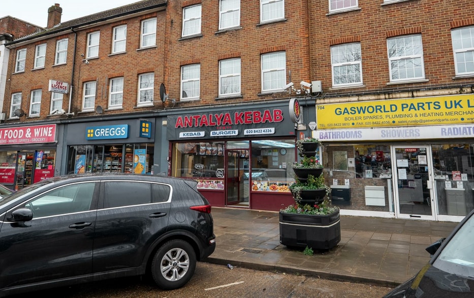 706 Field End Rd, Ruislip for sale - Primary Photo - Image 1 of 1