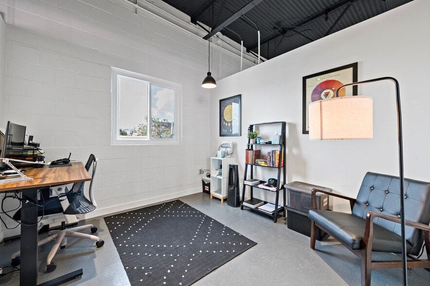 449 E Lafayette St, Norristown, PA for lease - Interior Photo - Image 2 of 5