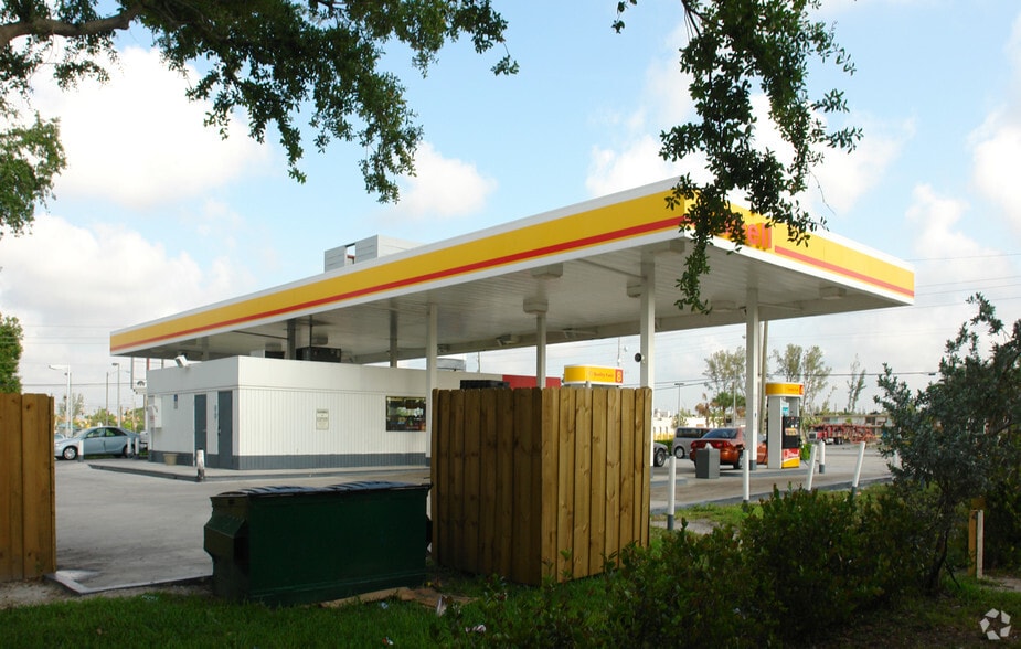 5980 Okeechobee Blvd, West Palm Beach, FL for sale - Building Photo - Image 2 of 22