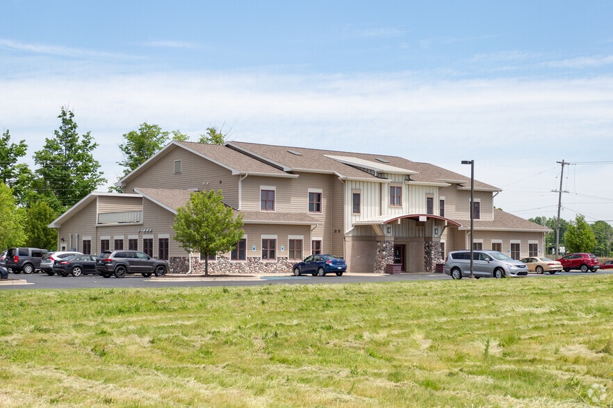 1195 Wilson Ave NW, Grand Rapids, MI for sale - Primary Photo - Image 3 of 7