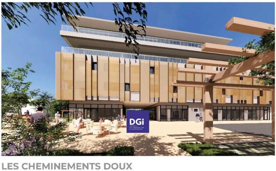 Retail in Nîmes for lease - Building Photo - Image 3 of 5