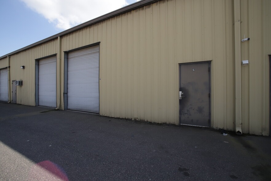 1413 Lone Palm Ave, Modesto, CA for lease - Building Photo - Image 3 of 10