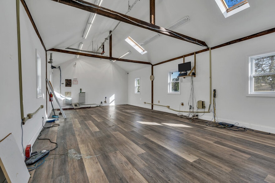 3209 Atlantic Ave, Allenwood, NJ for sale - Interior Photo - Image 2 of 20